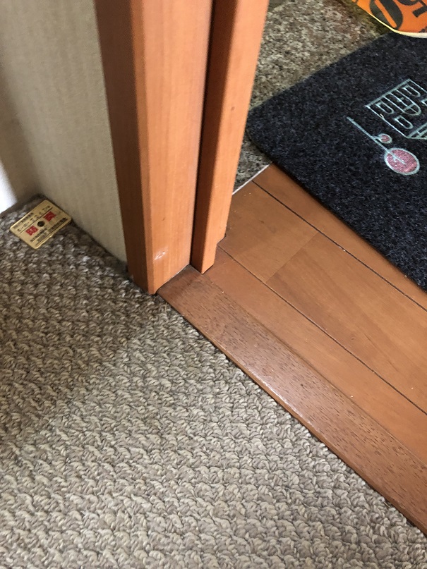 施工前（カーペット）