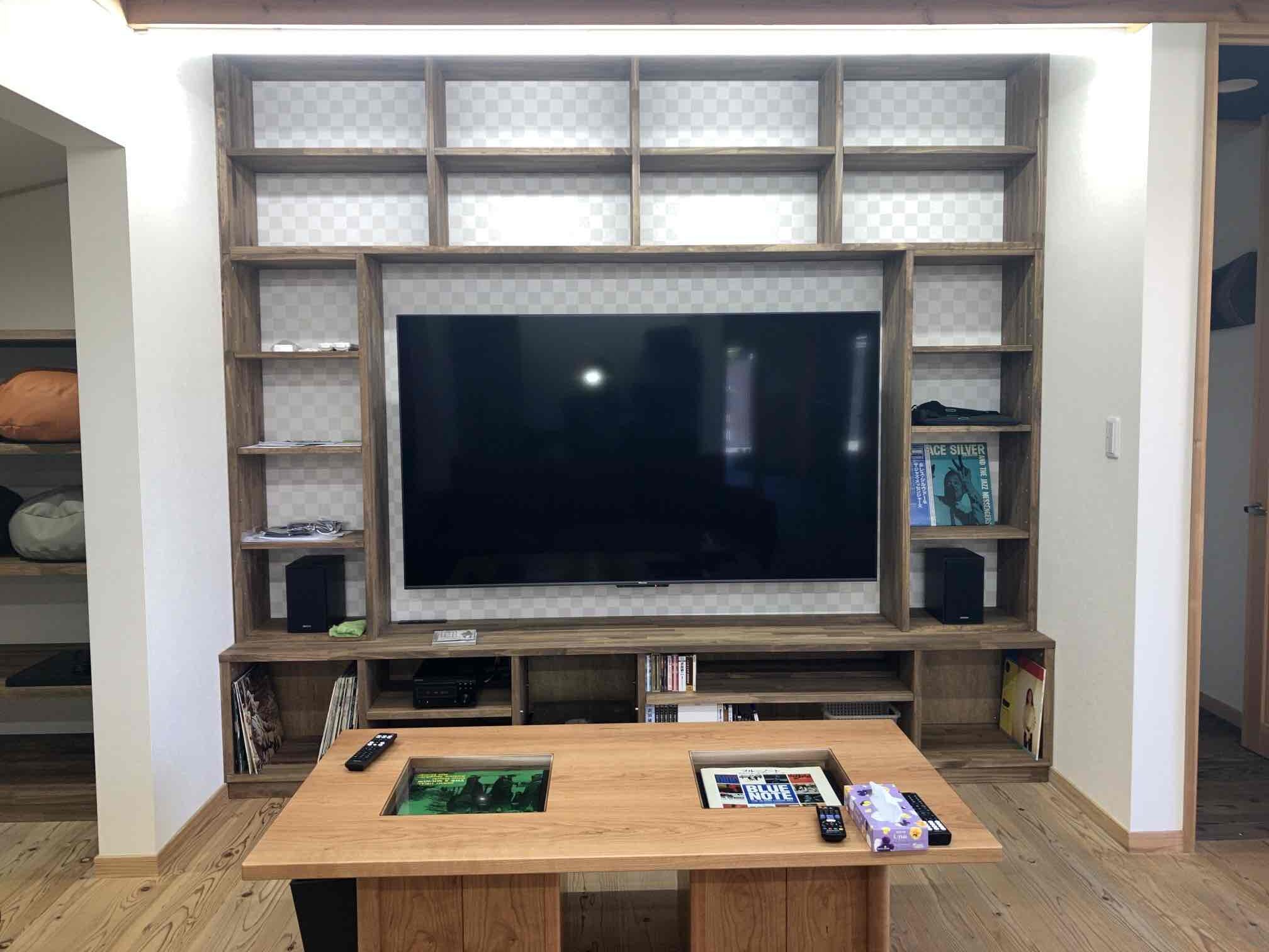 テレビボード　壁掛けテレビ　造作家具